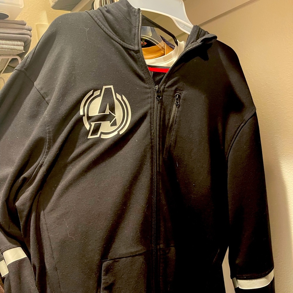 Avengers Campus Disneyland Hoodie Size XL
